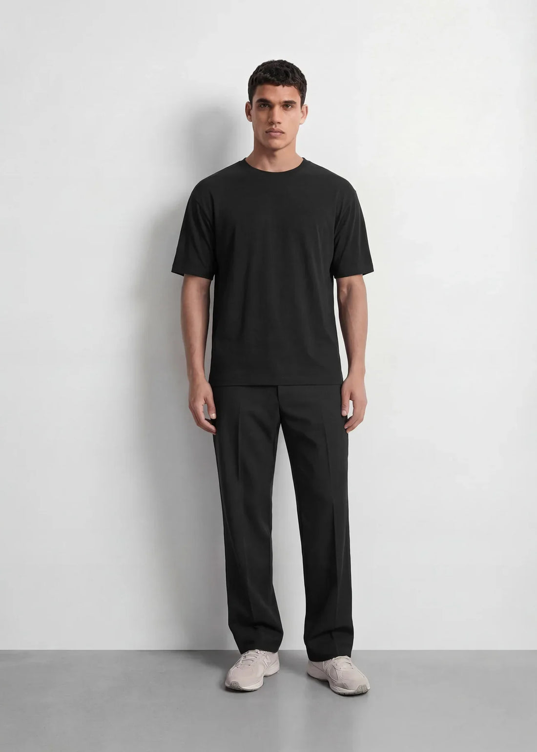 Schwarzes Regular Fit T-Shirt